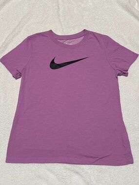 Nike Women’s Short Sleeve Dri-Fit Orchid Color T-Shirt with Swoosh Logo Size M